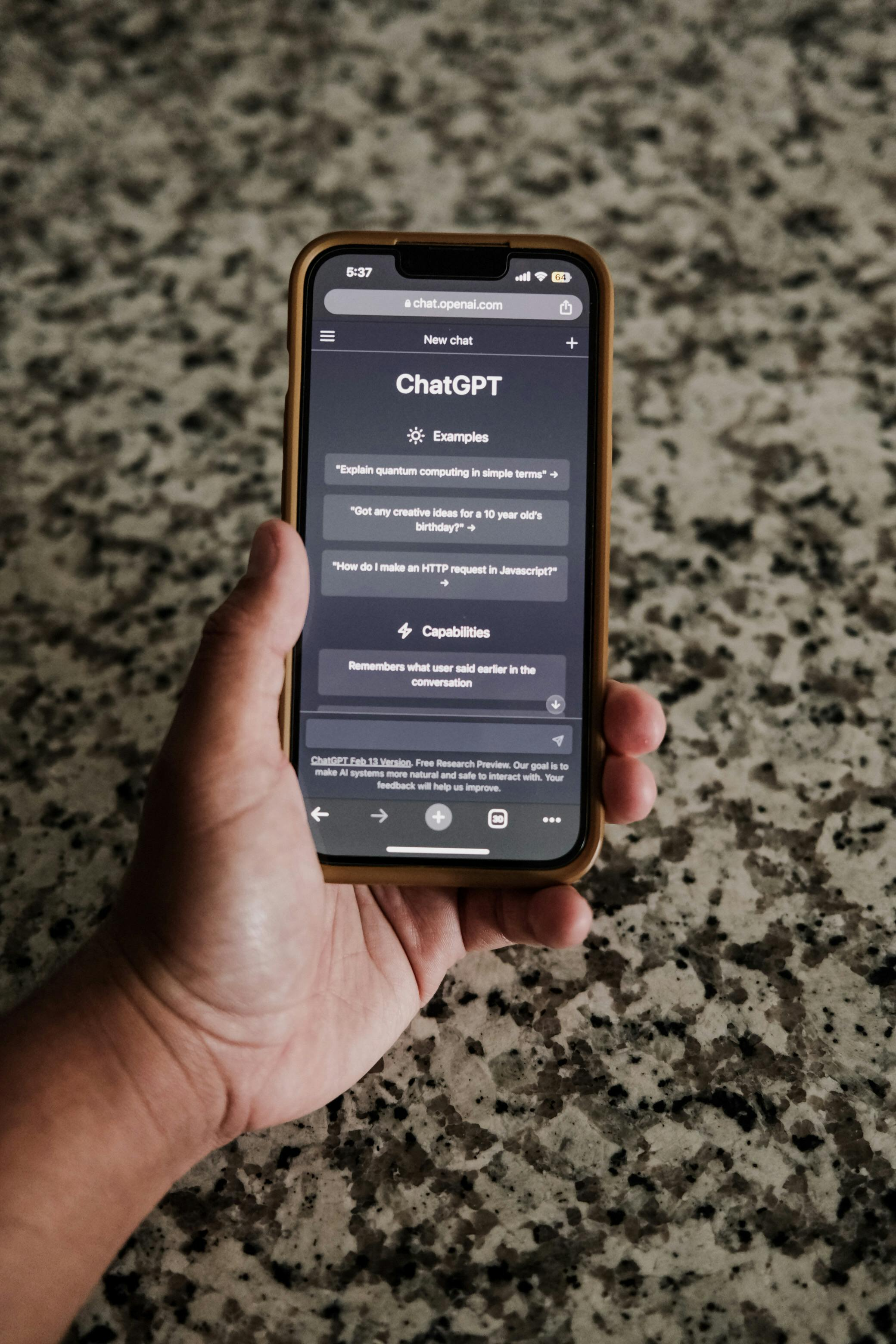 OpenAI dévoile aujourd’hui ses pubs ChatGPT gratuits : menace ou atout ?